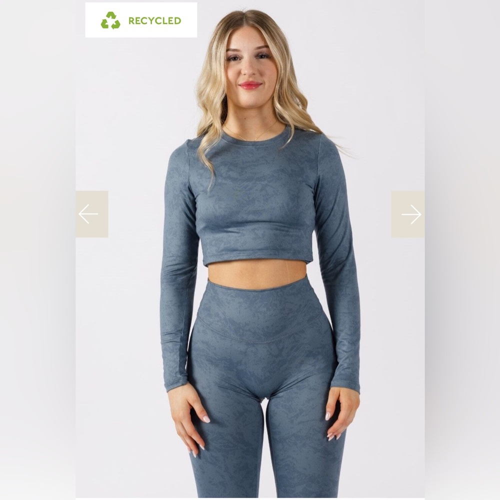 NWT ParagonFitwear Long Sleeve Crop